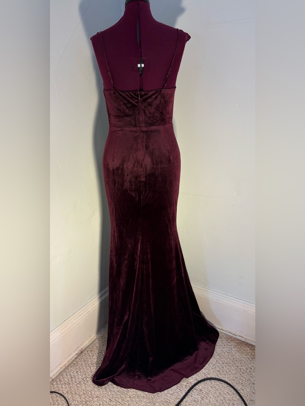 Lulu’s stretch velvet evening gown burgundy wine red medium - Picture 5 of 9